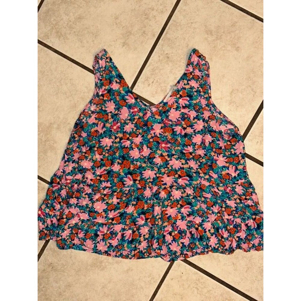 Women’s Floral Loft Top Size Large